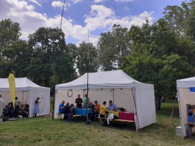CQ Gyereknap